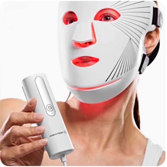 CurrentBody Skin Red Light Therapy Mask (Series 2) - Picture 1 of 12